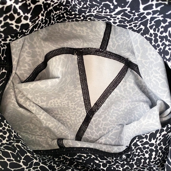 Lululemon Wunder Under HR Tight 2 - Picture 9 of 13